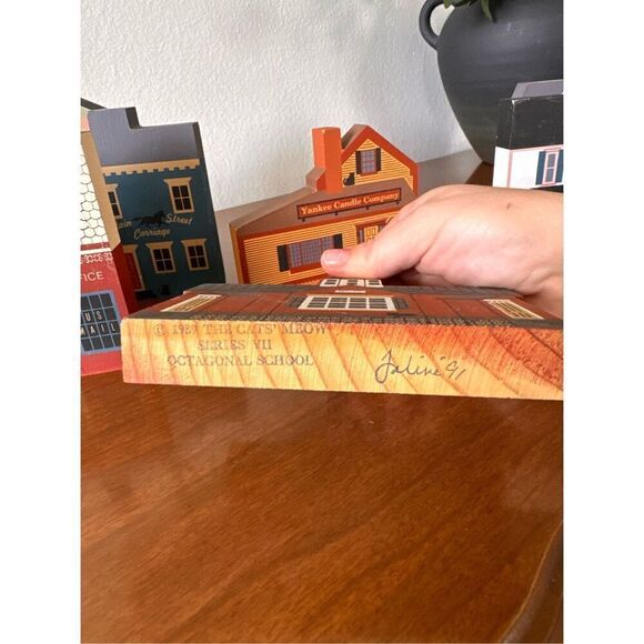 Vintage 9 Piece The Cats Meow Village Wooden Handpainted House Collection 80/90’ - Picture 9 of 14